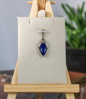 Zilveren triskel lapis lazuli hanger