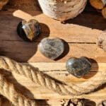 Zwarte maansteen kleine hartjes nr. 1