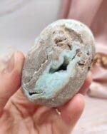 Caribbean blue calciet handsteen nr. 2
