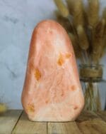 Perzik calciet sculptuur nr. 1