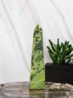 Serpentijn met pyriet punt nr. 1-3