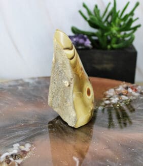 Polychroom jaspis half gepolijst nr. 9-2