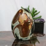 Polychroom jaspis sculptuur nr. 1-3