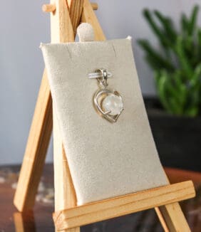 Zilveren regenboog maansteen hart hanger-2