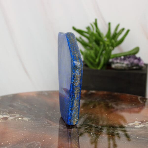 Lapis lazuli sculptuur nr. 2-2