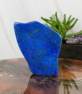 Lapis lazuli sculptuur nr. 2