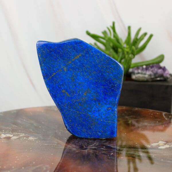 Lapis lazuli sculptuur nr. 2