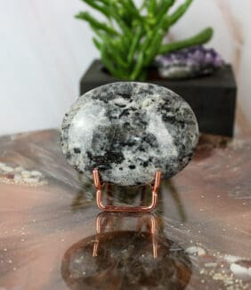 Larvikiet handsteen nr. 3-2