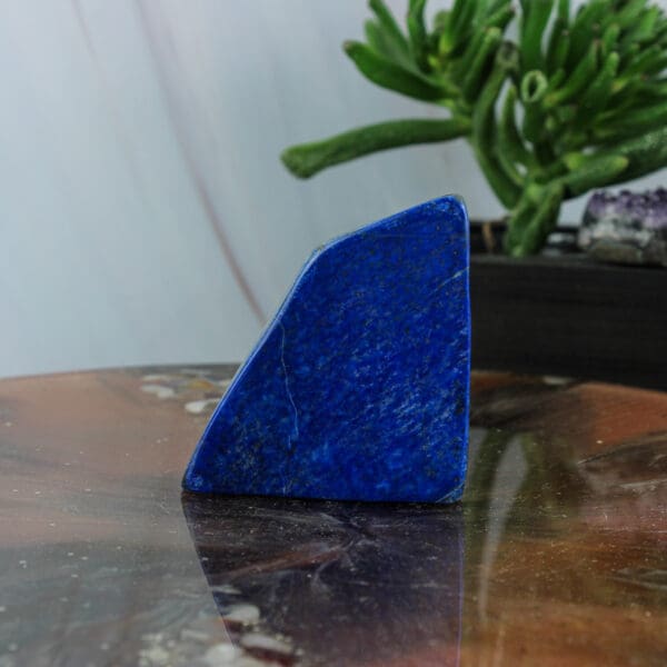 Lapis lazuli sculptuur nr. 4-3