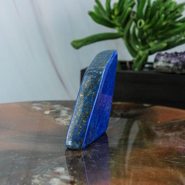 Lapis lazuli sculptuur nr. 4-4