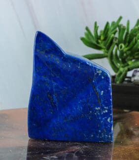 Lapis lazuli sculptuur nr. 5