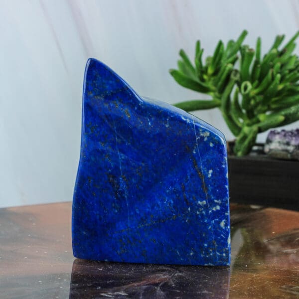 Lapis lazuli sculptuur nr. 5