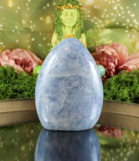 Blauwe calciet sculptuur nr. 1