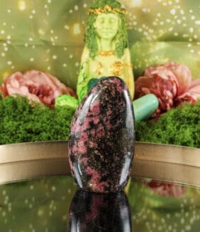 Rhodoniet sculptuur nr. 2