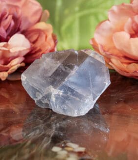 Blauwgrijze fluoriet ruw nr. 3