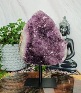 Amethist cluster op standaard nr. 3