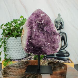 Amethist cluster op standaard nr. 3