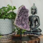 Amethist cluster op standaard nr. 5