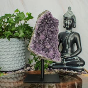 Amethist cluster op standaard nr. 5